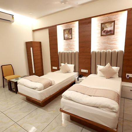 Hotel Grand Haveli Achad Luaran gambar