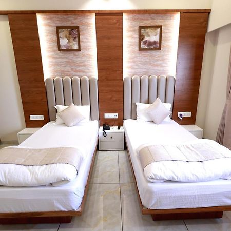 Hotel Grand Haveli Achad Luaran gambar