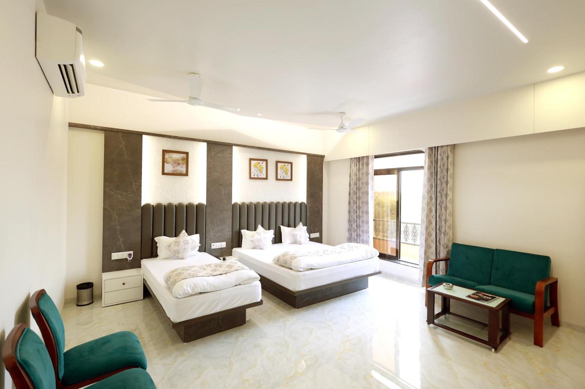 Hotel Grand Haveli Achad Luaran gambar