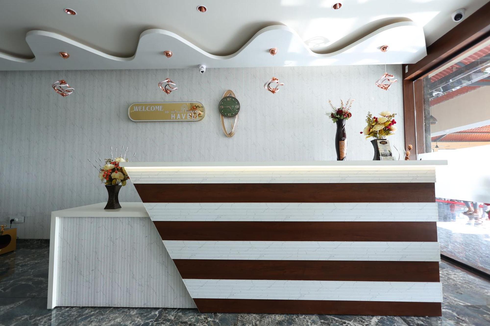 Hotel Grand Haveli Achad Luaran gambar