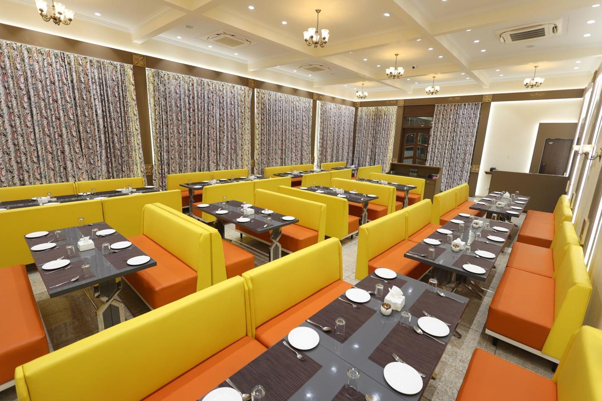 Hotel Grand Haveli Achad Luaran gambar