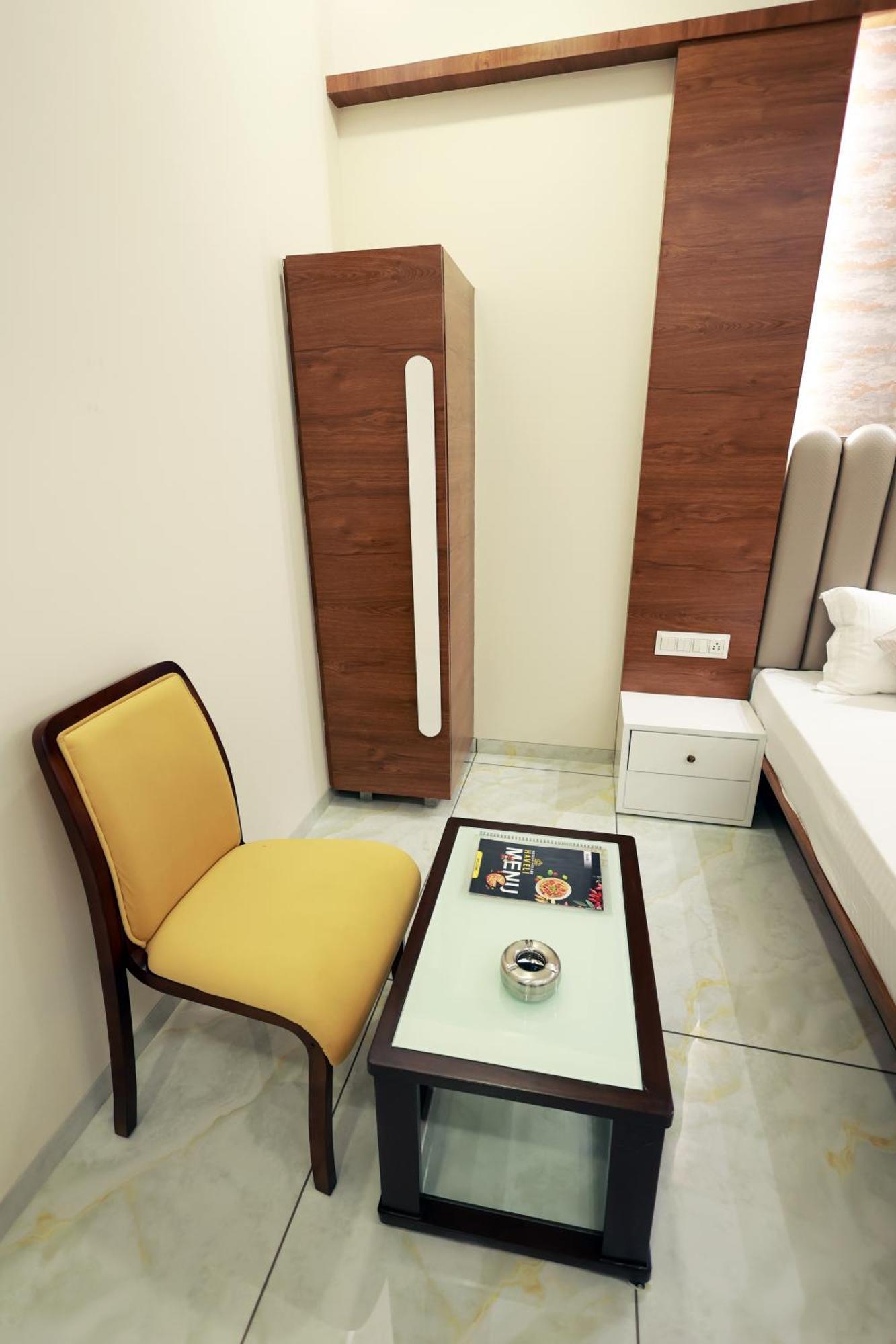 Hotel Grand Haveli Achad Luaran gambar