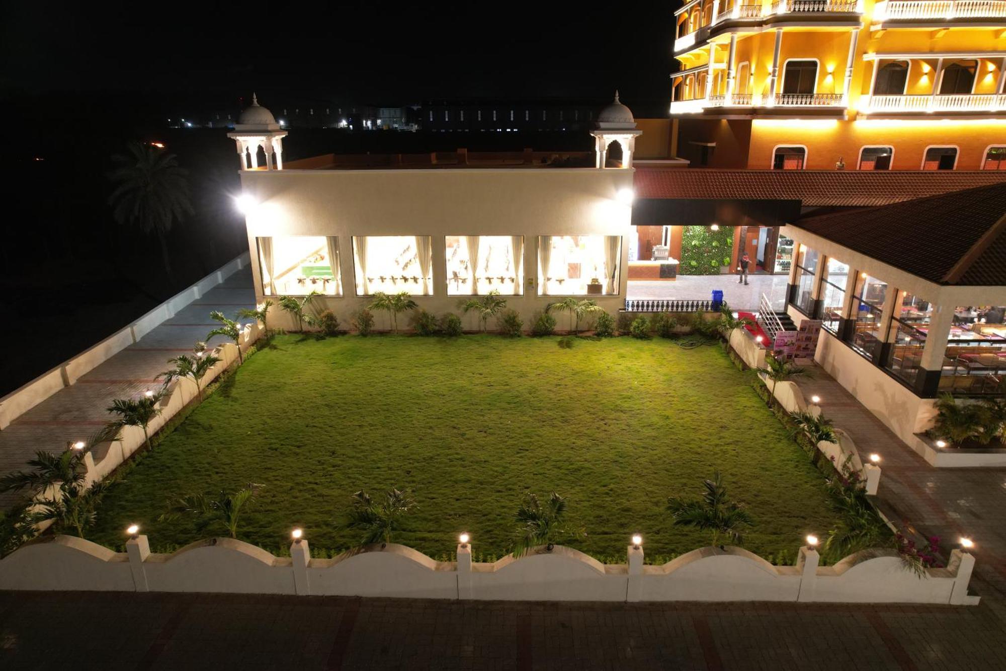 Hotel Grand Haveli Achad Luaran gambar