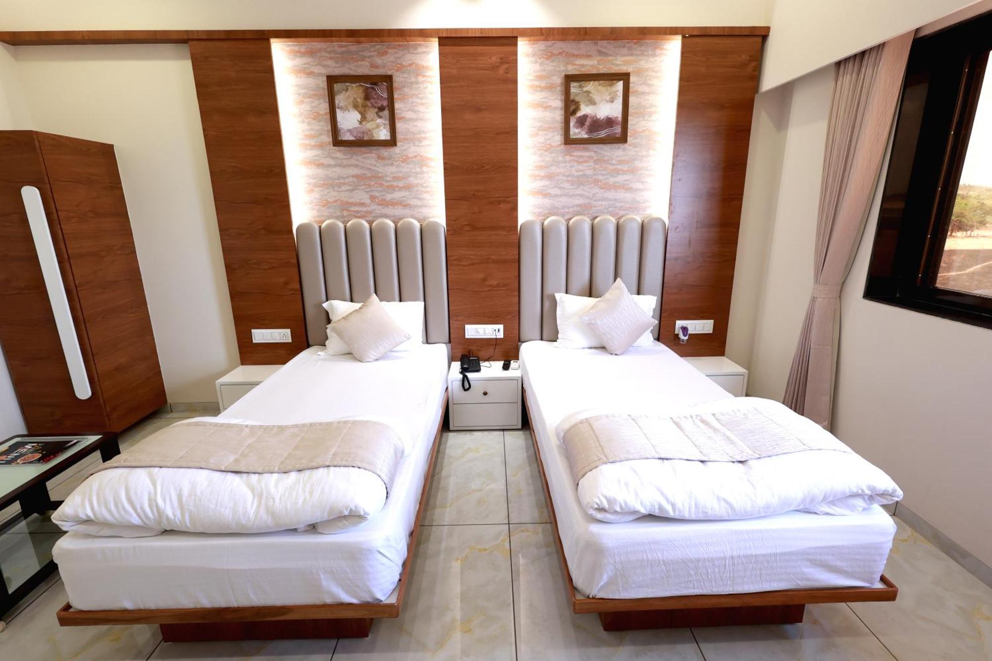 Hotel Grand Haveli Achad Luaran gambar