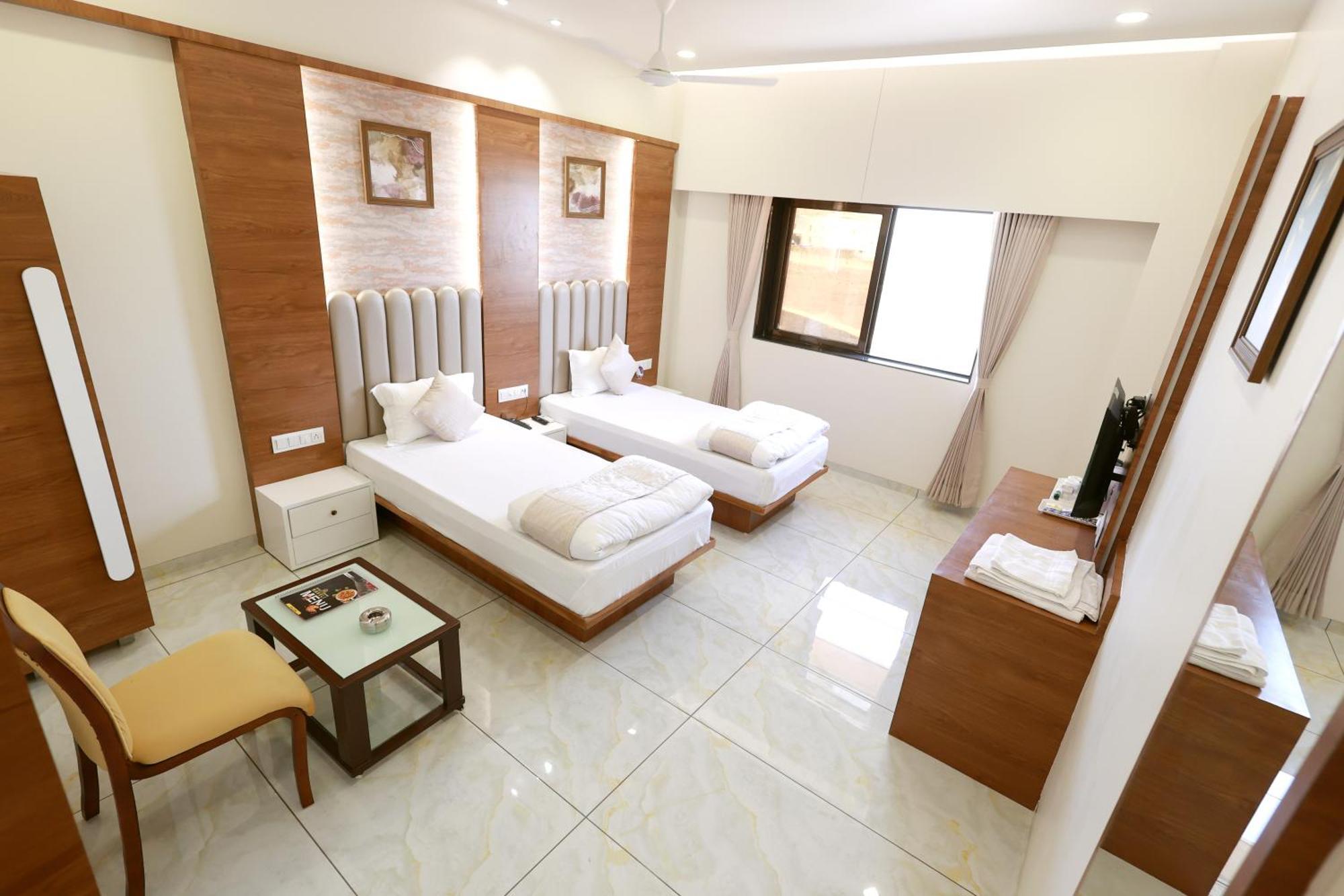 Hotel Grand Haveli Achad Luaran gambar